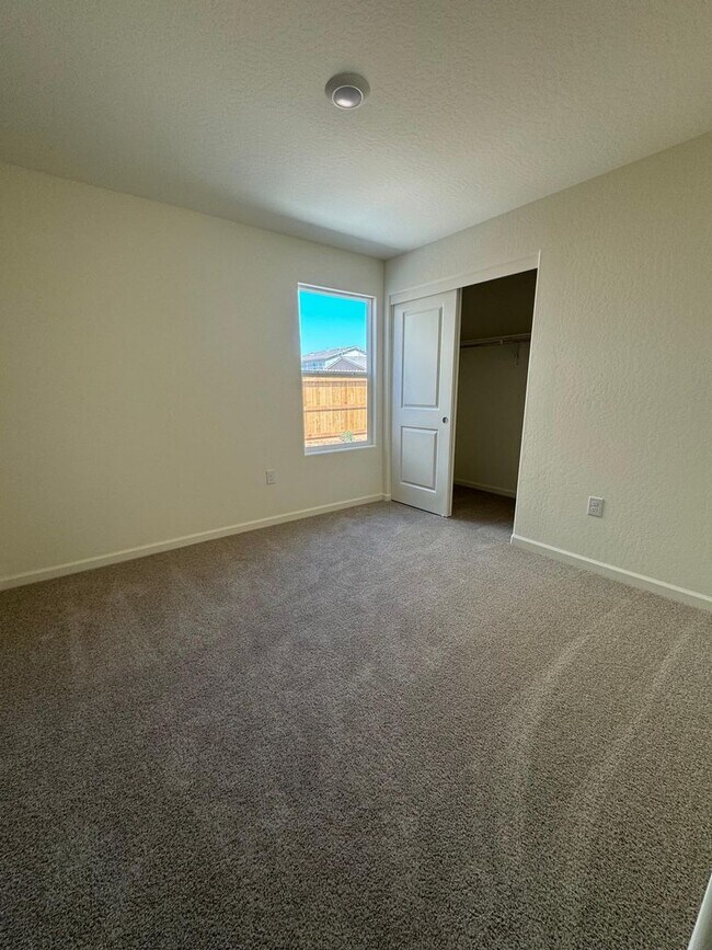 Building Photo - Brand New Home for rent in Visalia