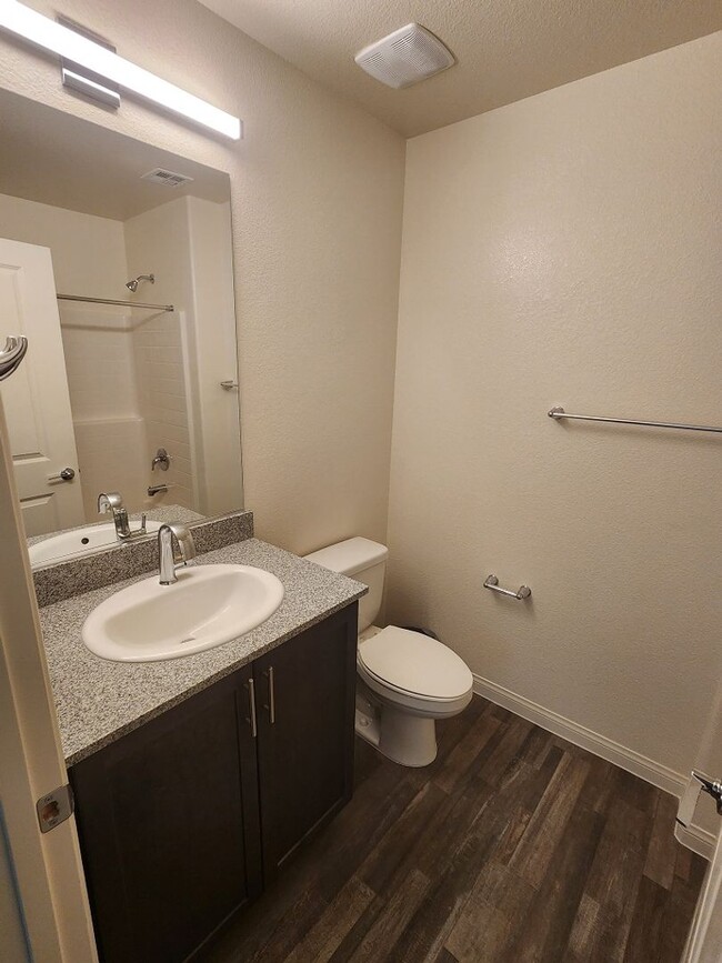 Building Photo - 3 story 3 bed/3 bath townhouse in brand ne...