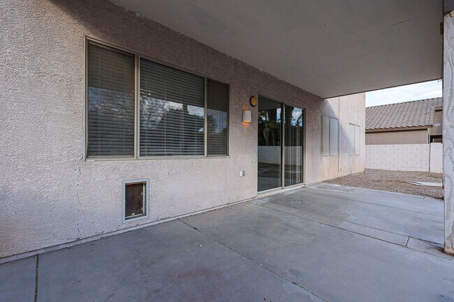 Building Photo - Location! Fully remodelled 4Bed/3Bath Home in Chandler, with pool