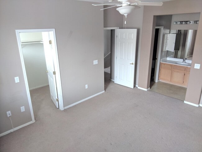 Building Photo - 10230 Deerfield Beach Ave