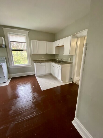 Building Photo - 3927 Cass Ave