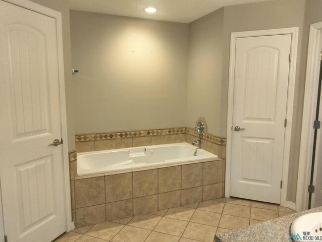 Building Photo - 2229 Reese Dr