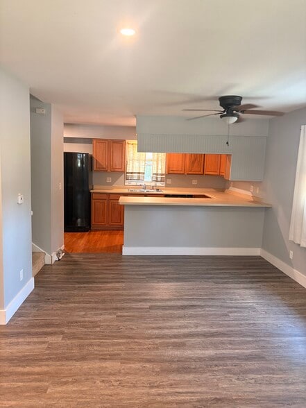 Building Photo - 501 Woodbine Dr