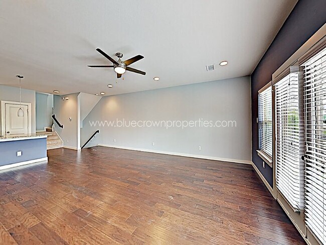 Building Photo - 5903 Lindell Ave