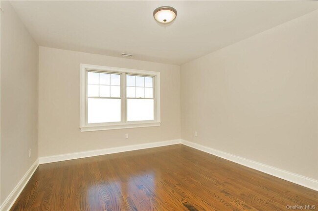 Building Photo - 149 Lincoln Ave