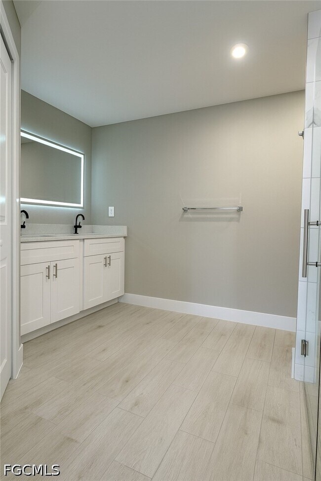 Building Photo - 402 NE 31st Terrace