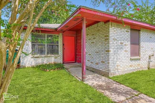 Building Photo - 1611 Hazelwood St