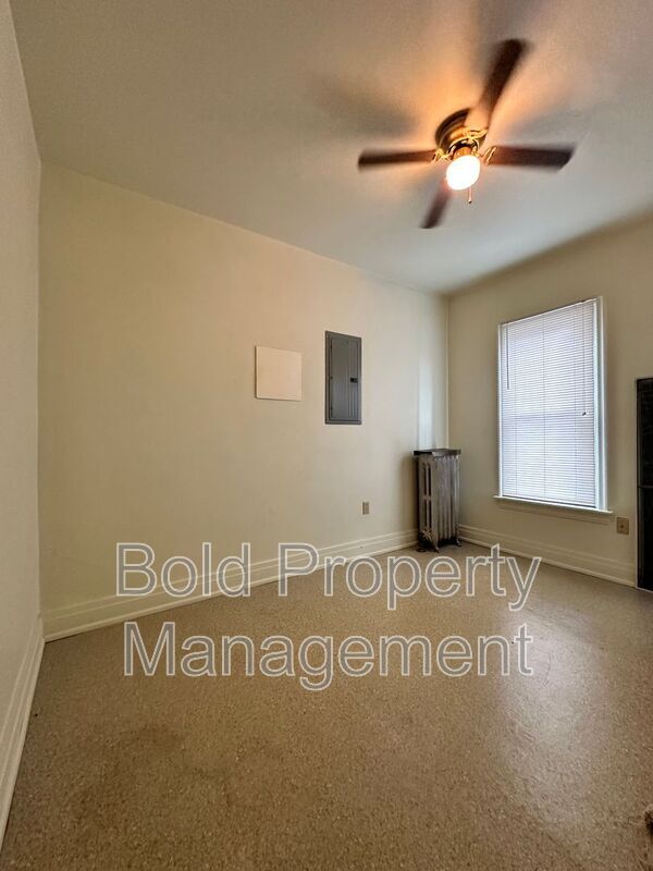 Building Photo - 137 Mifflin St