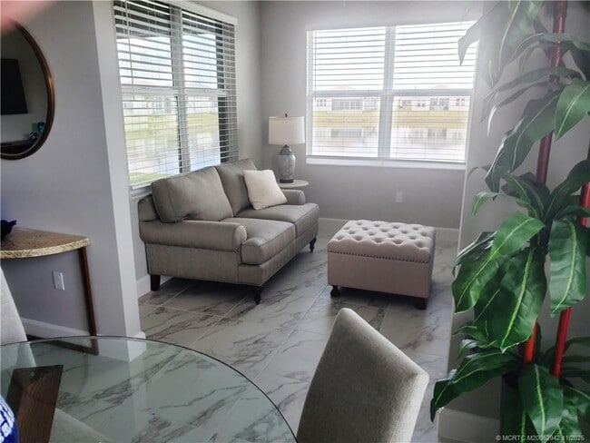 Building Photo - 11826 SW Oceanus Blvd