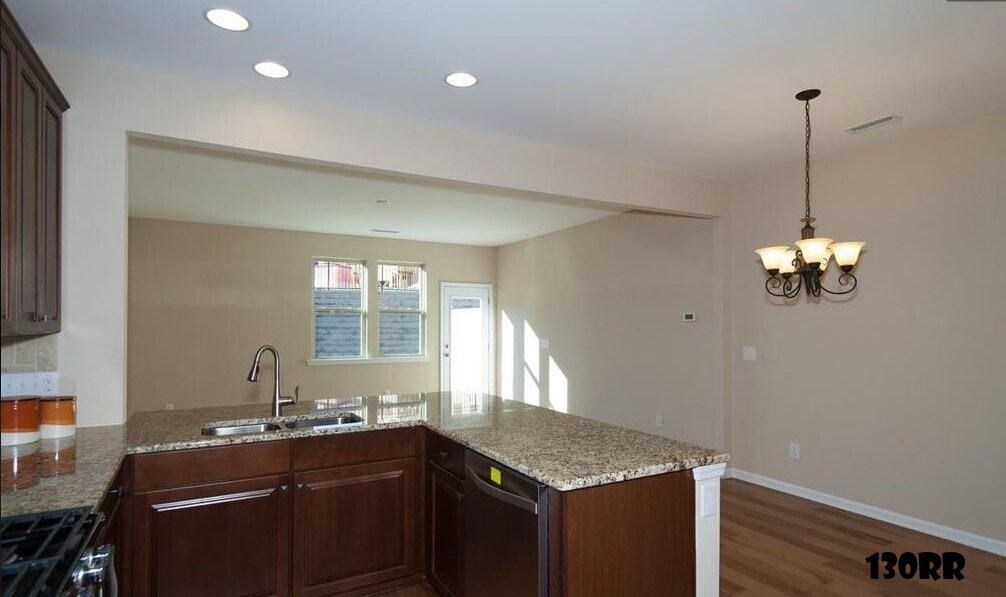 Building Photo - 130 Rubrum Dr