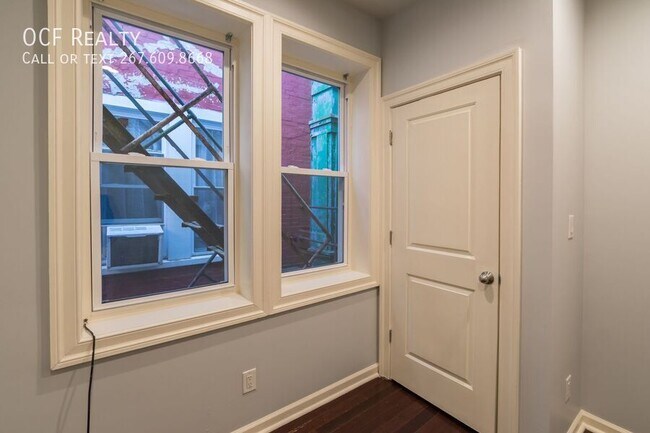 Building Photo - 723 S 56th St