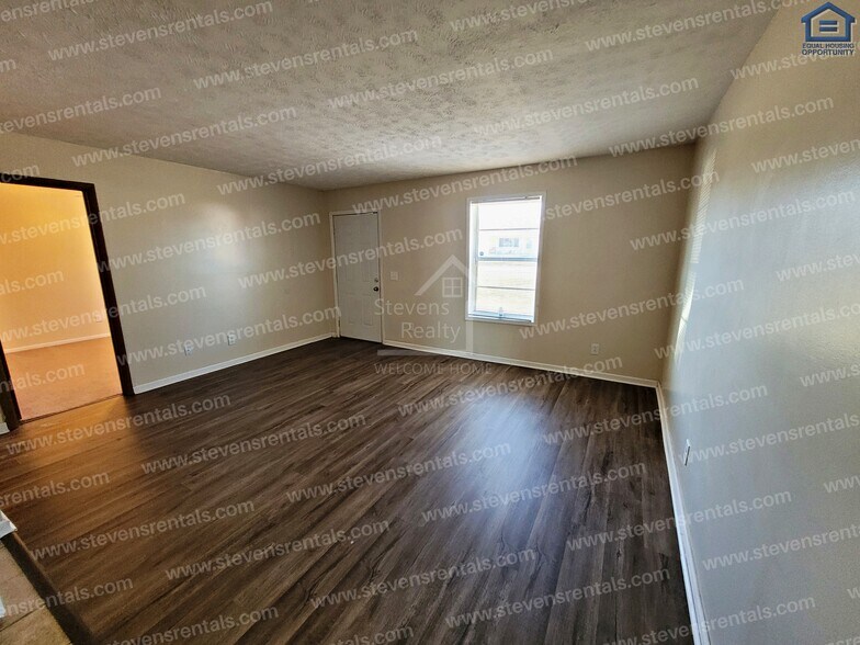 Building Photo - 401 Spruce Ave