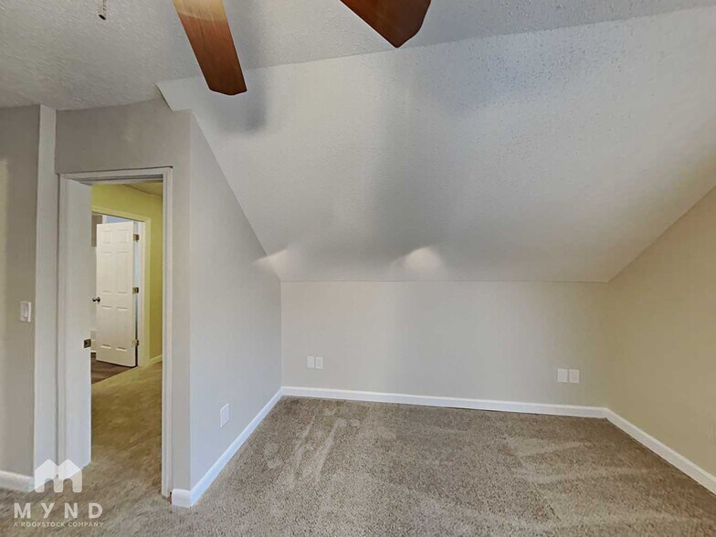 Building Photo - 400 Miller Rd