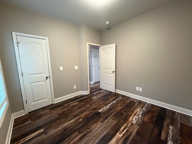 Building Photo - Nice 3/2 House with Bonus in Shannon- $2,850