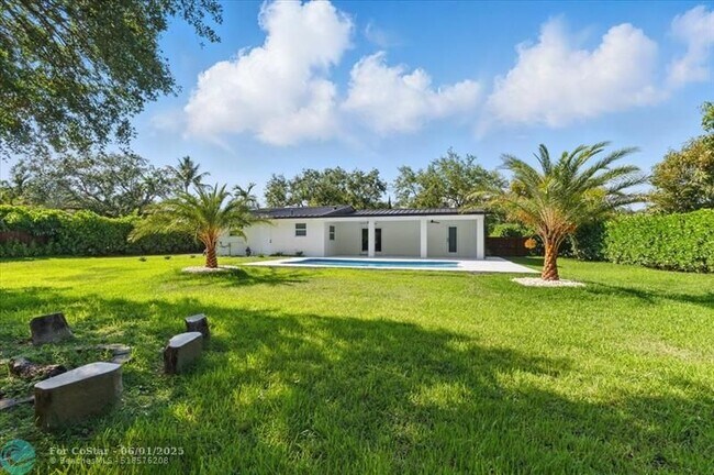 Building Photo - 7860 SW 158th Terrace