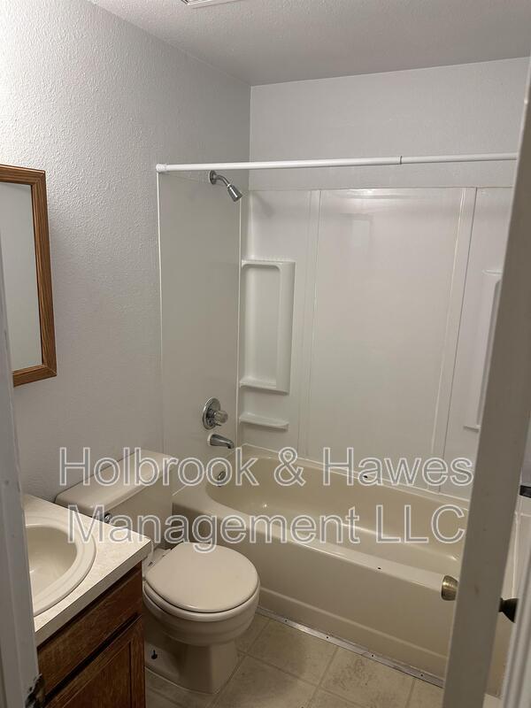 Building Photo - 4887 Basswood Dr