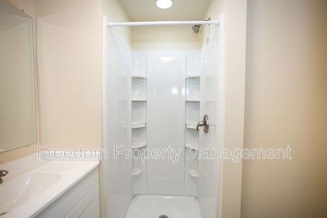 Building Photo - 10270 Cub Run Ct