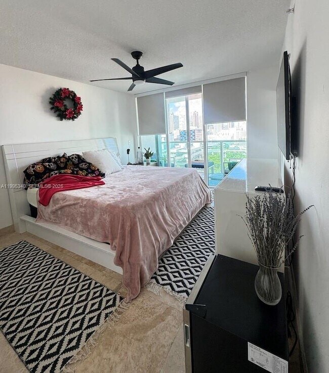 Building Photo - 31 SE 5th St