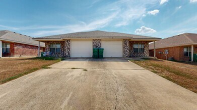 Building Photo - 316 Cedar Ridge Dr
