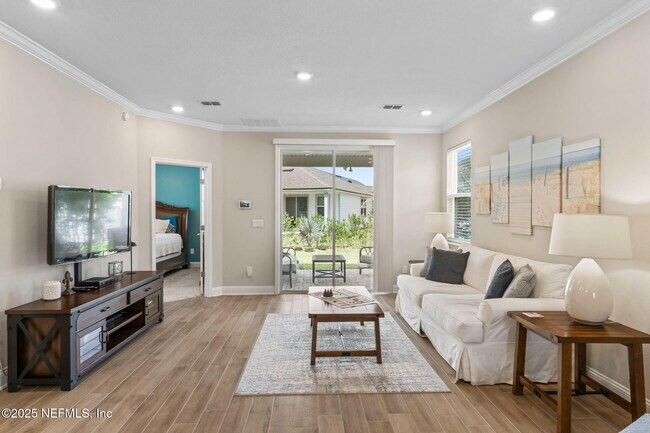 Building Photo - 121 Thistleton Wy