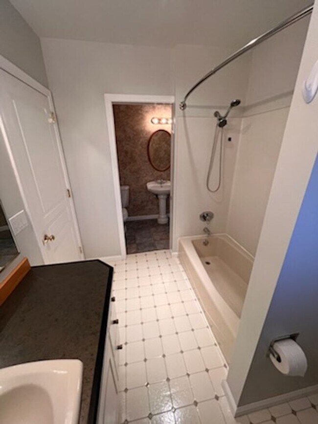 Building Photo - Lovely 2 bedroom home in Steilacoom