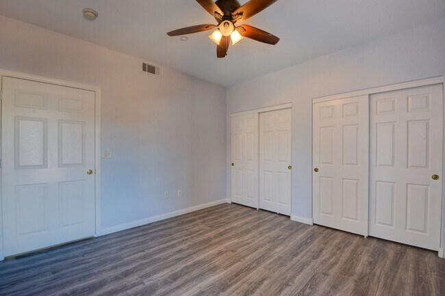 Building Photo - Beautiful / Spacious / Two Bedroom Condo /...