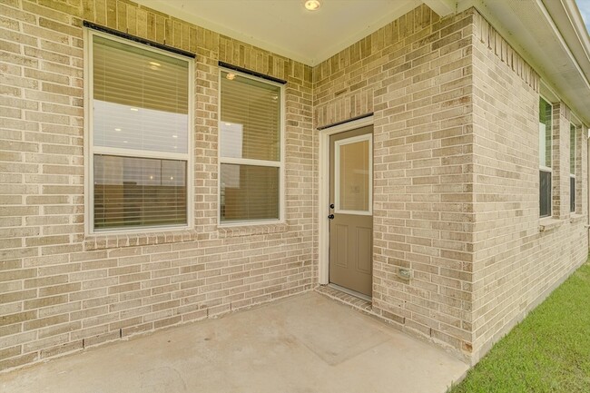 Building Photo - 21138 Garden Palm Dr