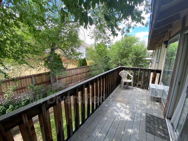 Building Photo - 3075 Berrum Pl