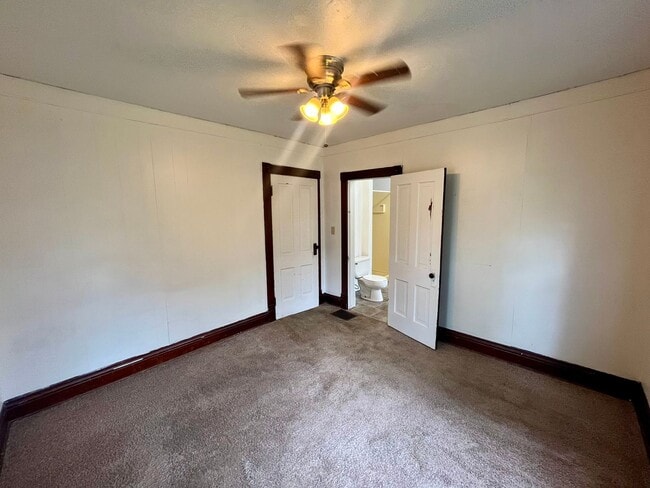 Building Photo - 1202 Prospect Ave
