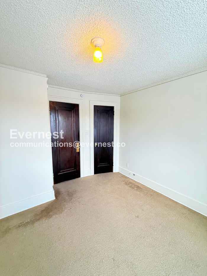 Building Photo - 9353 Kentucky St