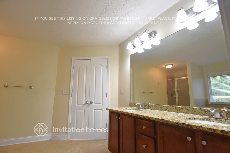 Building Photo - 2116 Leafmore Ct SE