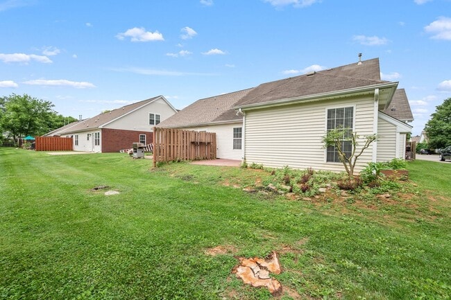 Building Photo - Black Fox Crossing Townhome