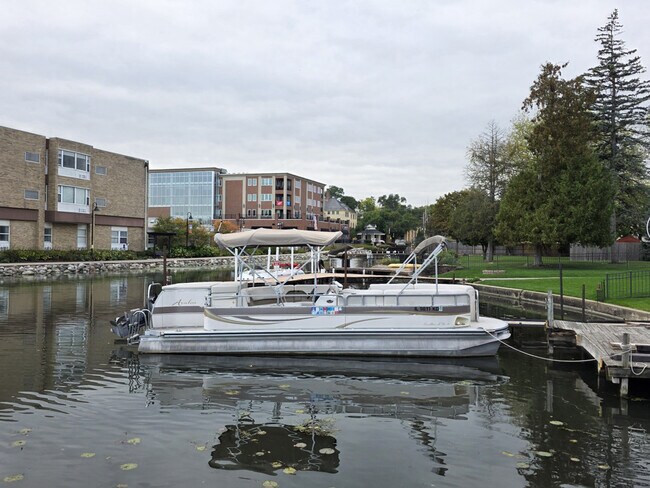 Building Photo - 3407 Venice Ave