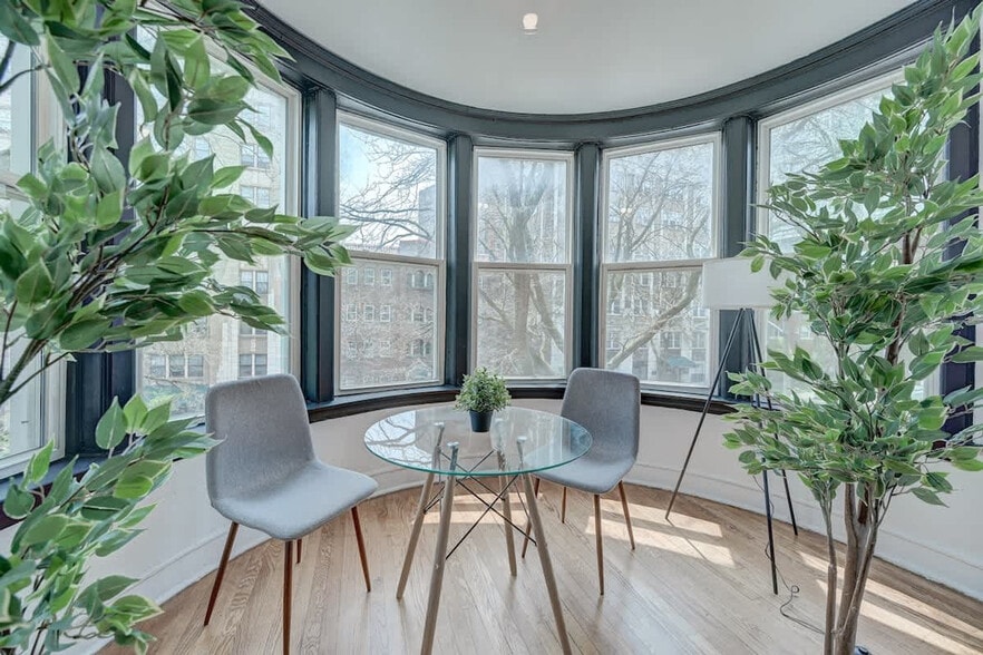 Building Photo - 1930 N Prospect Ave