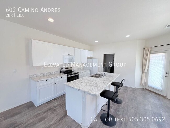 Building Photo - 602 Cam Andres