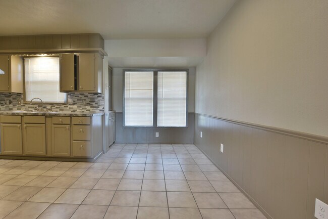 Building Photo - 4940 7th St