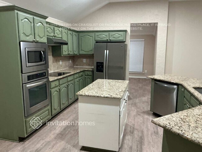 Building Photo - 2805 Beacon Hill Dr