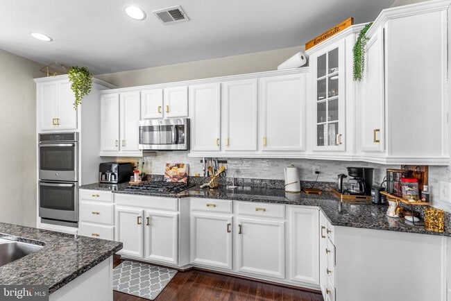 Building Photo - 726 River Mist Dr