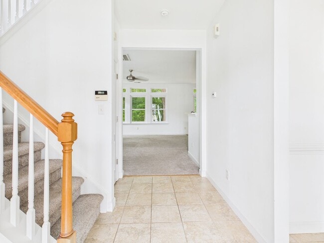 Building Photo - Stunning 4-Bedroom, 2.5-Bathroom Home in t...
