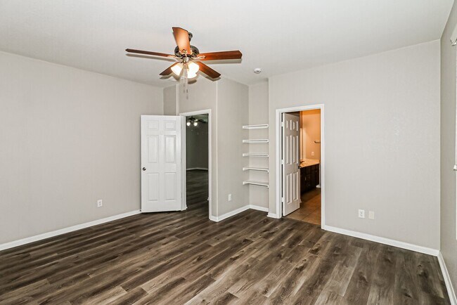 Building Photo - 17818 Aveleigh Ln