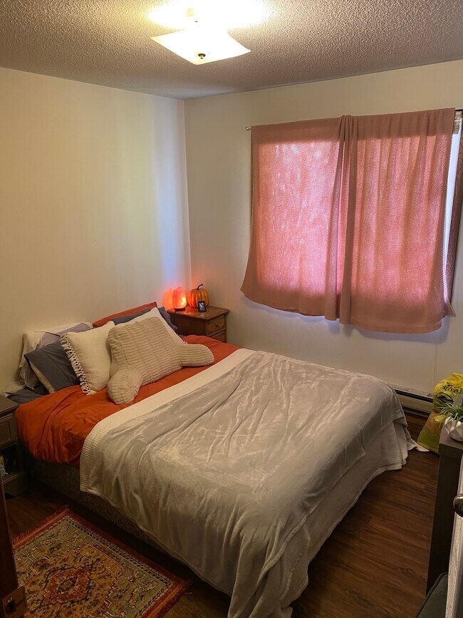 Building Photo - 1418 10th St