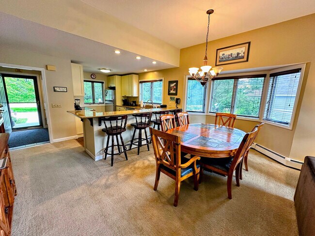 Building Photo - 170 Fairway Dr