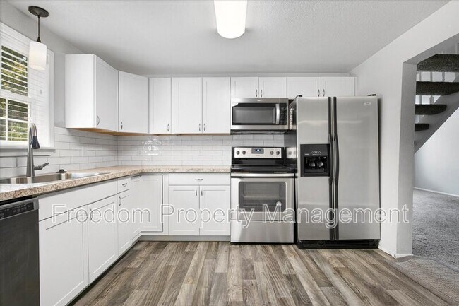 Building Photo - 420 S Garland St