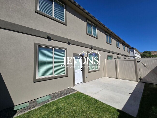 Building Photo - 413 S 97th Ave