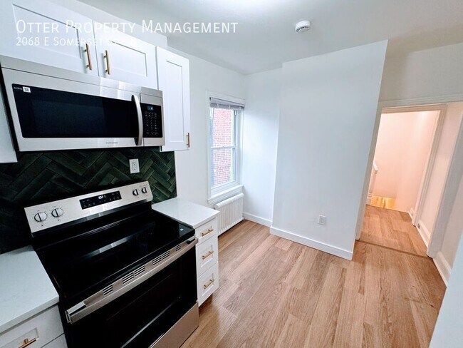 Building Photo - 2068 E Somerset St