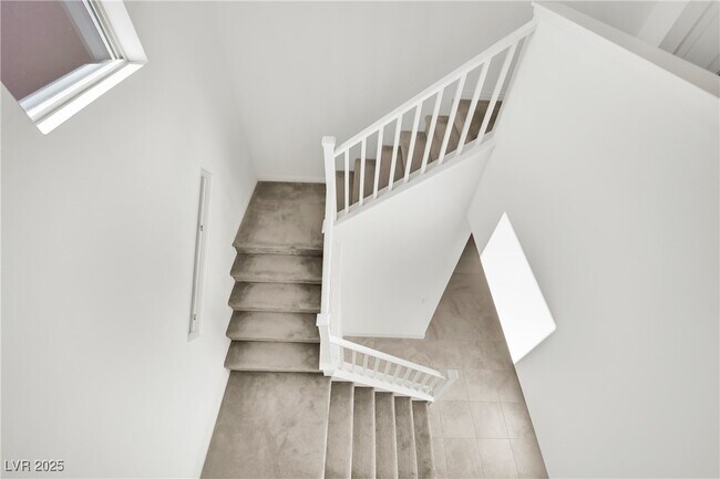 Building Photo - 945 Glenhaven Pl