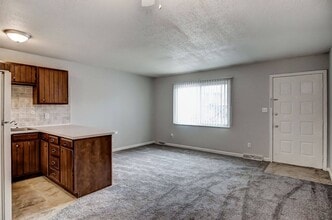 Building Photo - 509 Green Valley Dr