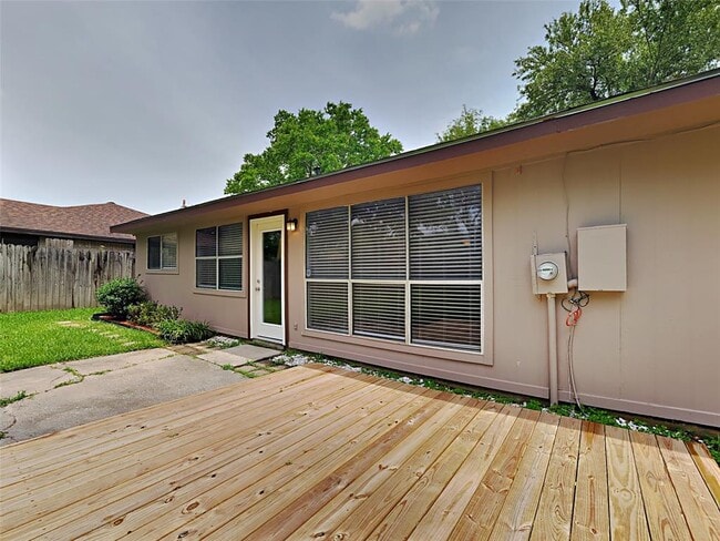 Building Photo - 123 Greenshire Dr