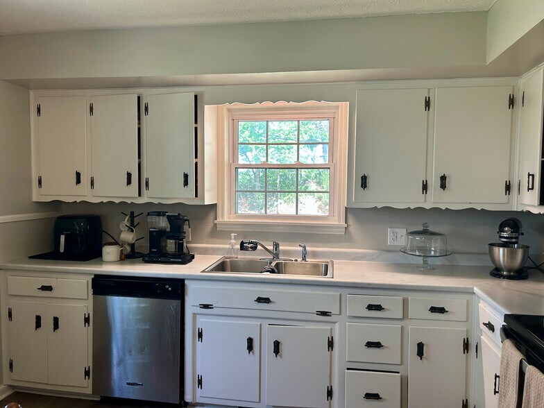 Building Photo - 6603 New Bowling Green Rd