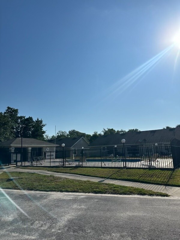 Building Photo - 2147 Cypress Bay Blvd